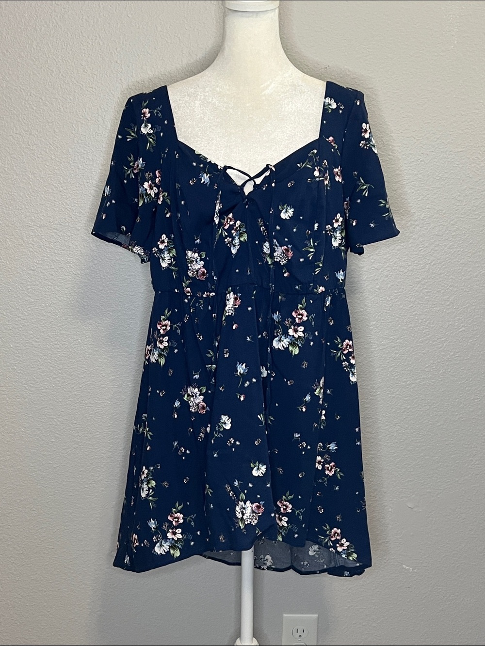 Torrid Blue Floral Tunic High/Low Hem Size 00/Medium